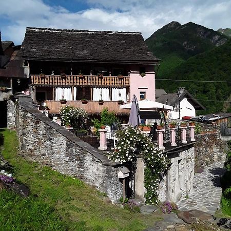 Shanty Calasca-Castiglione ภายนอก รูปภาพ